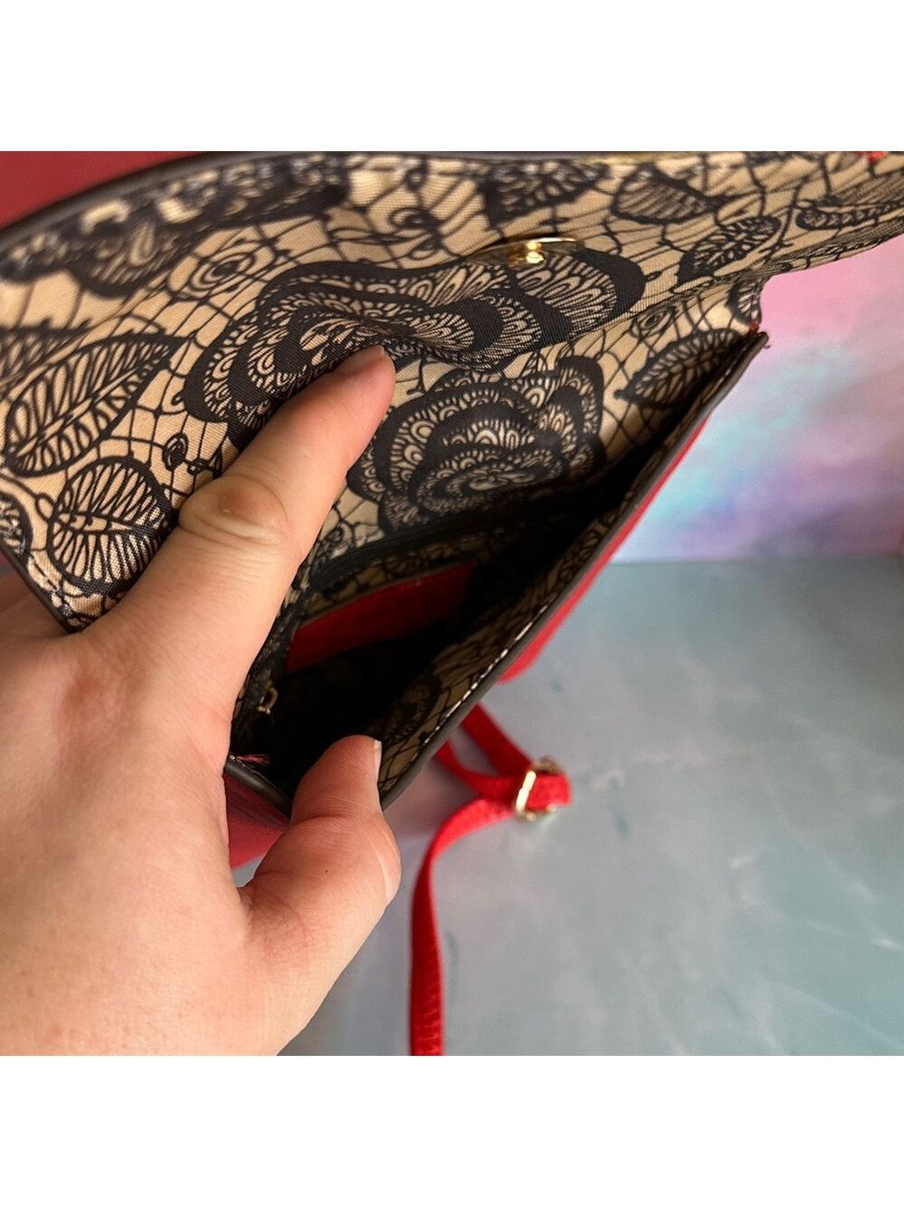 Carlos Santana Bold Red Crossbody Bag with Lion - Picture 6 of 17